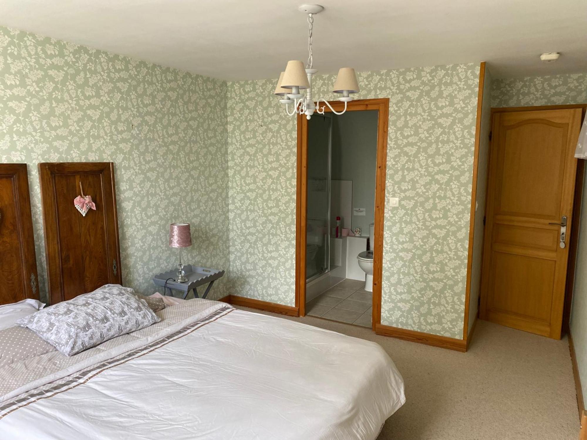 Chambre De Rose - Le Refuge Des Parachutistes - En Bordure Du Marais Neuville-au-Plain Экстерьер фото